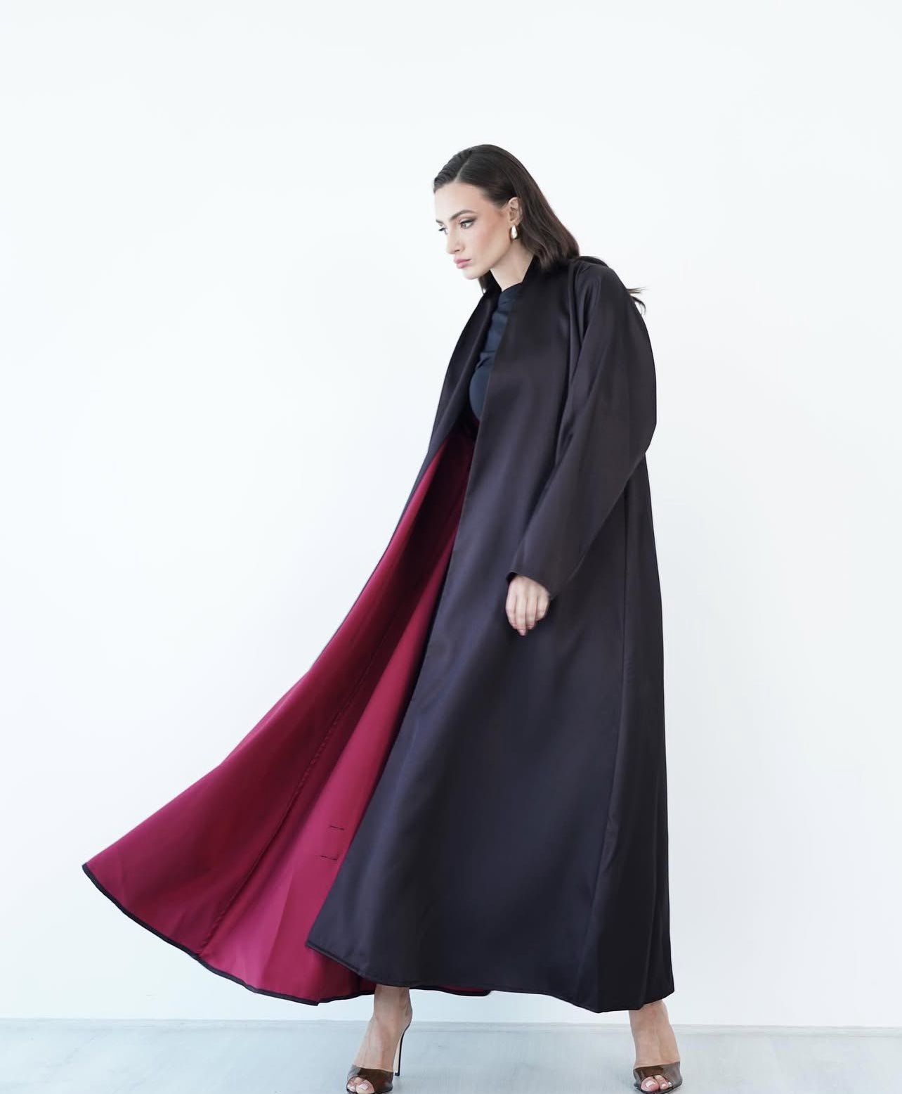 Black and red abaya - | حصه لاين