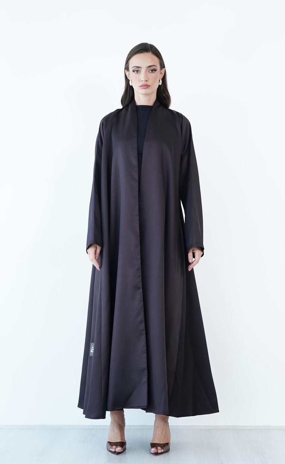 Black and red abaya - | حصه لاين