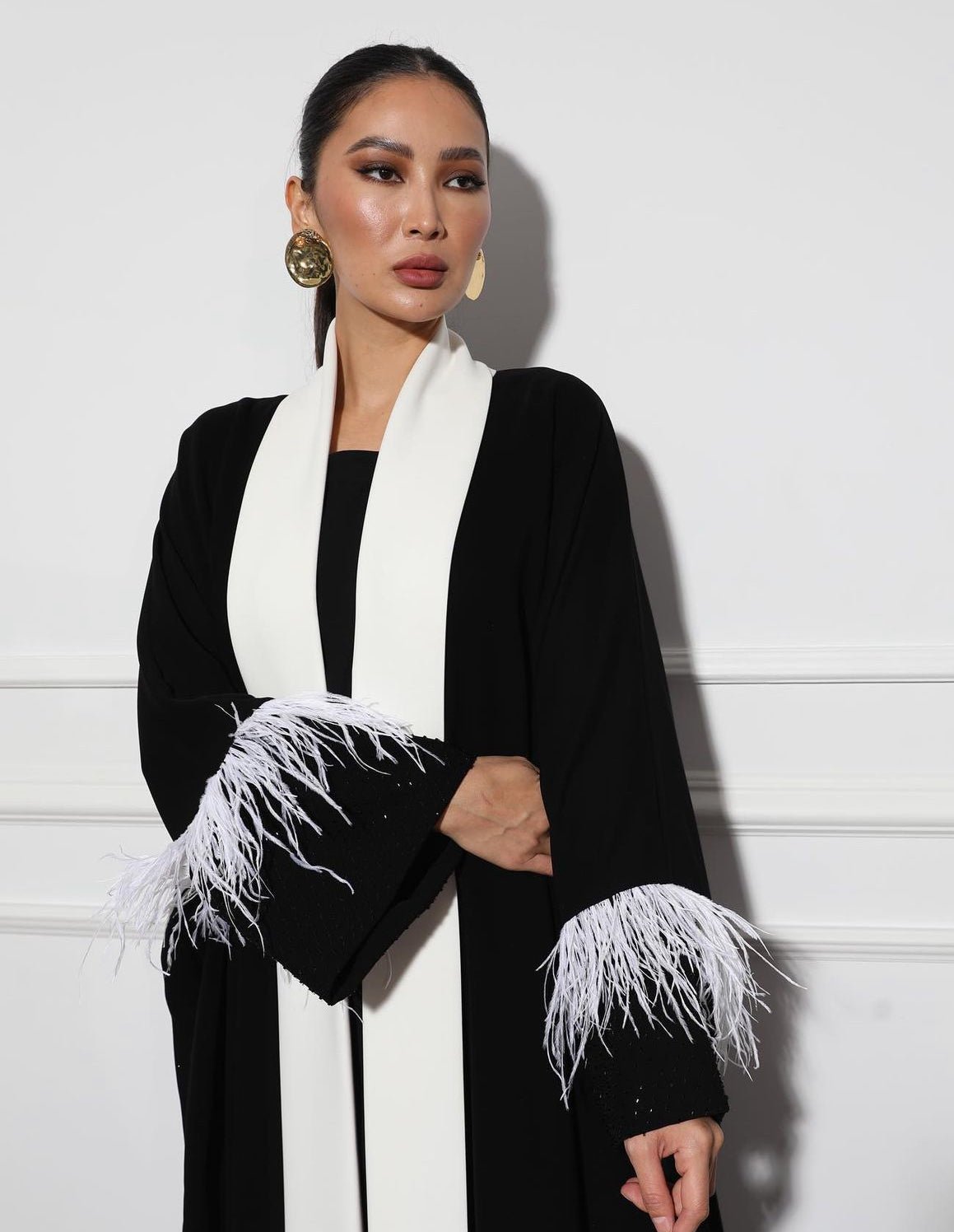 Black abaya - | حصه لاين