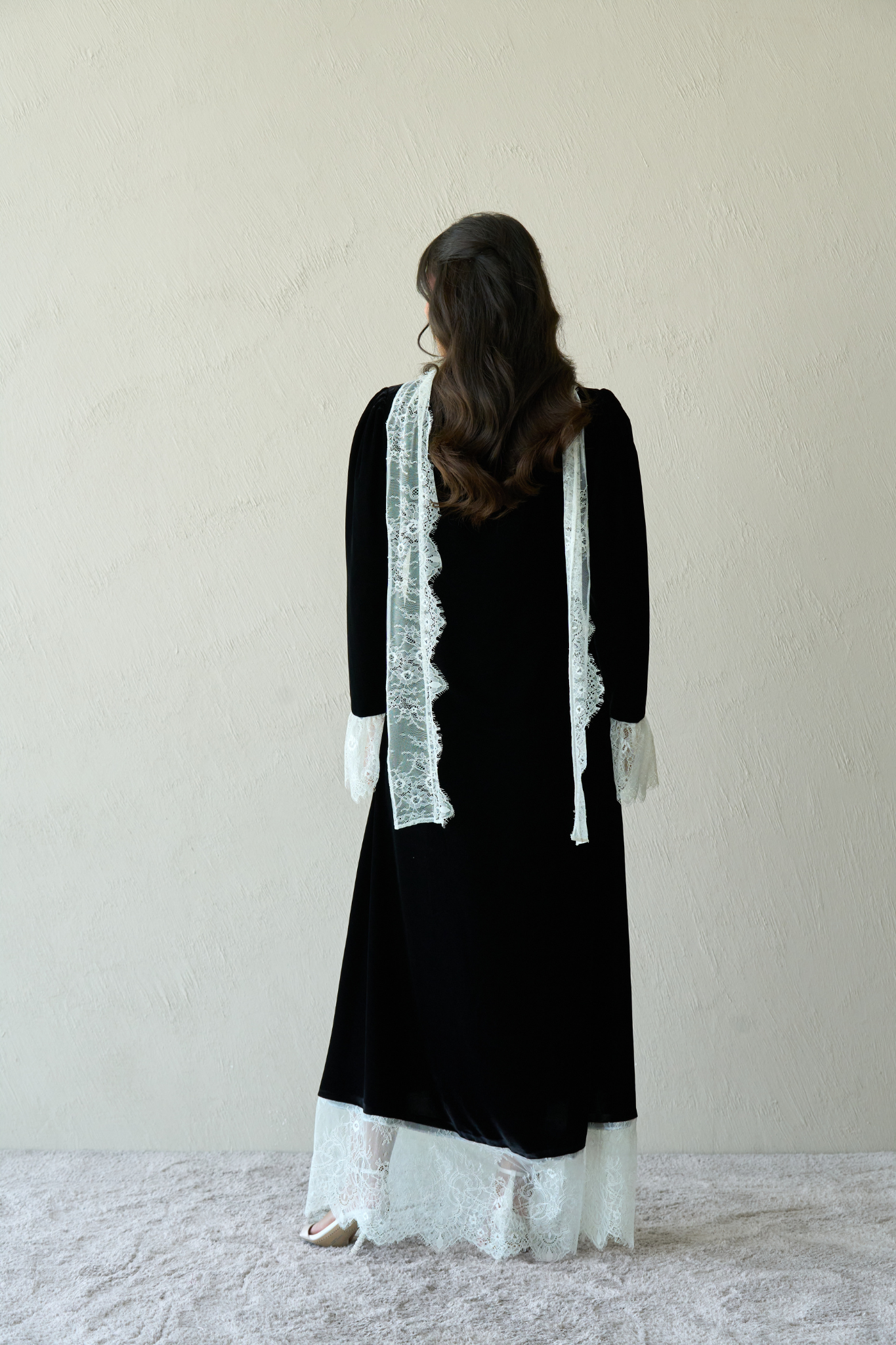 Midnight Laceveil R27