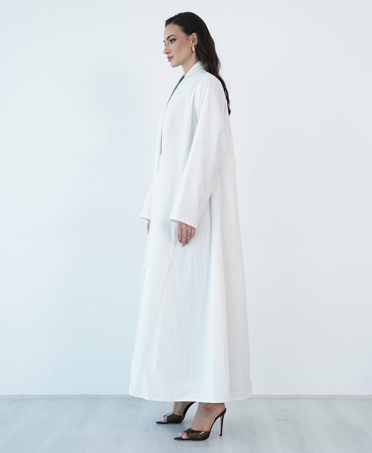 White print abaya - | حصه لاين